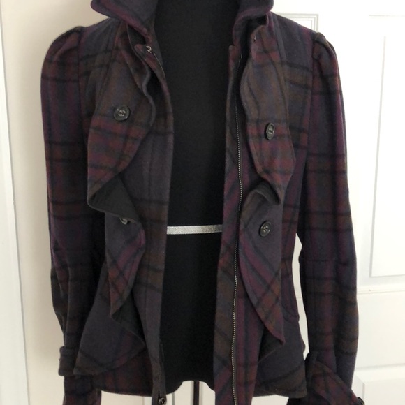 BCBG MaxAzria Stylish Plaid Coat - Size M - Picture 3 of 13